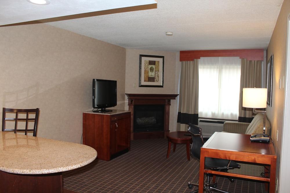 Comfort Inn & Suites Вэст спрингфильд Экстерьер фото