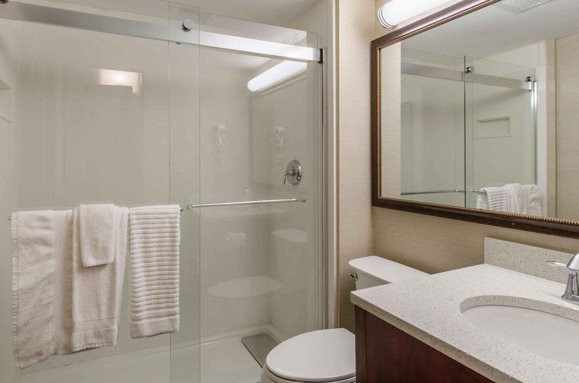Comfort Inn & Suites Вэст спрингфильд Экстерьер фото