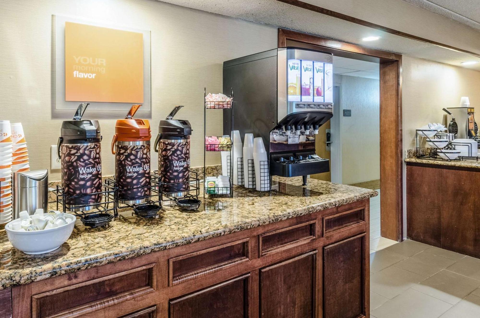 Comfort Inn & Suites Вэст спрингфильд Экстерьер фото