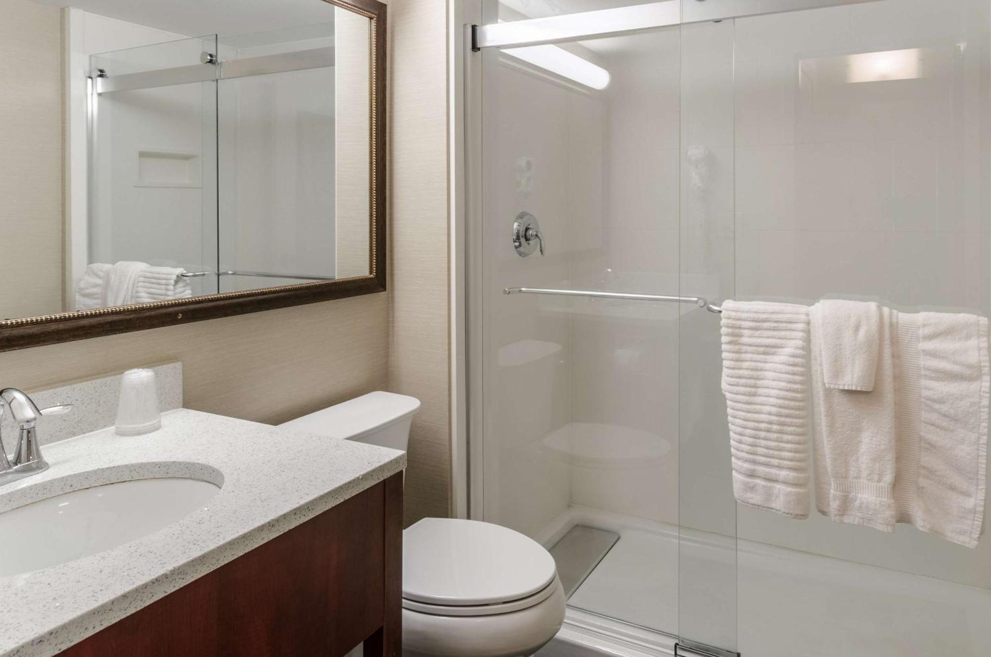 Comfort Inn & Suites Вэст спрингфильд Экстерьер фото