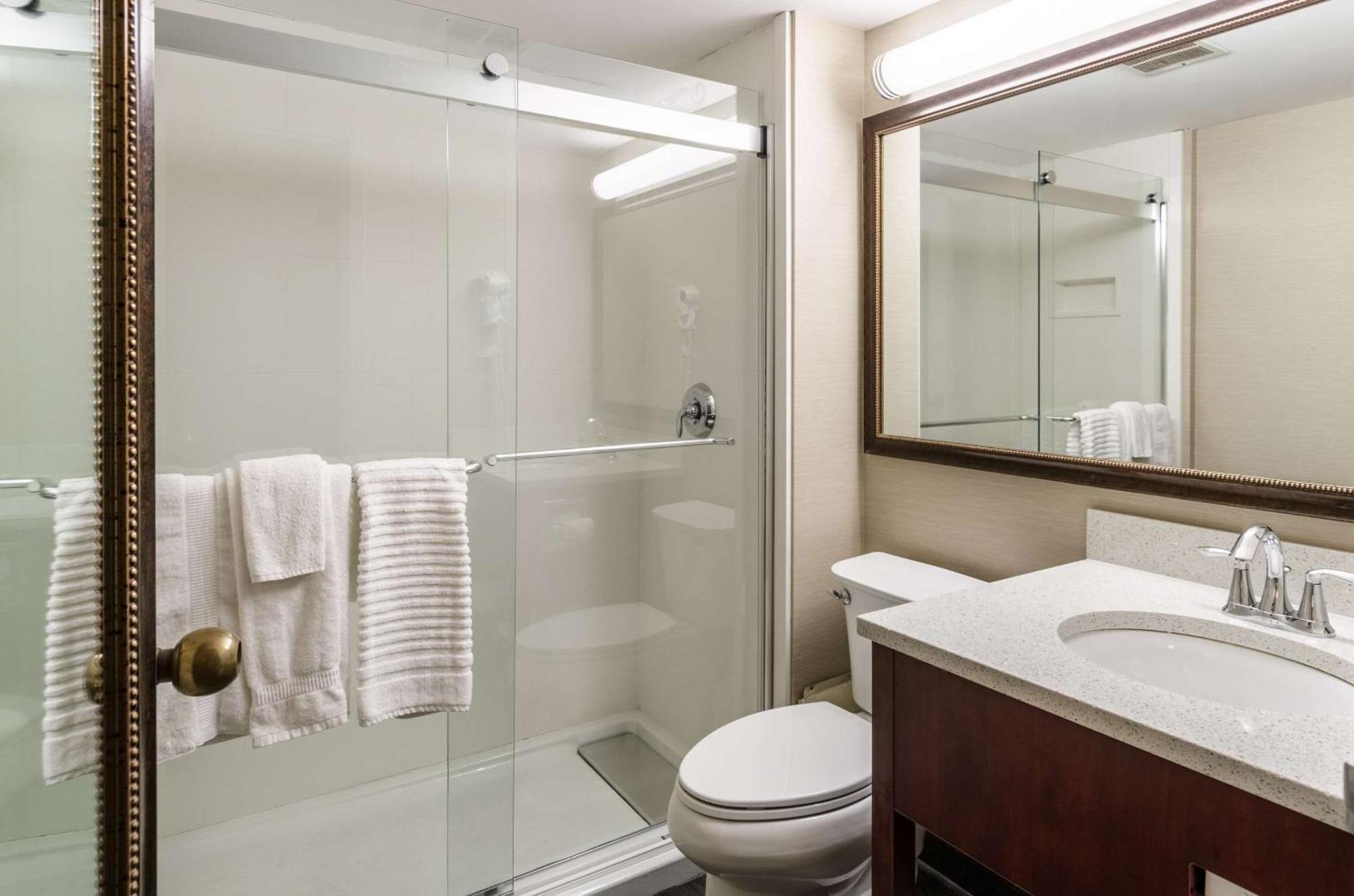 Comfort Inn & Suites Вэст спрингфильд Экстерьер фото