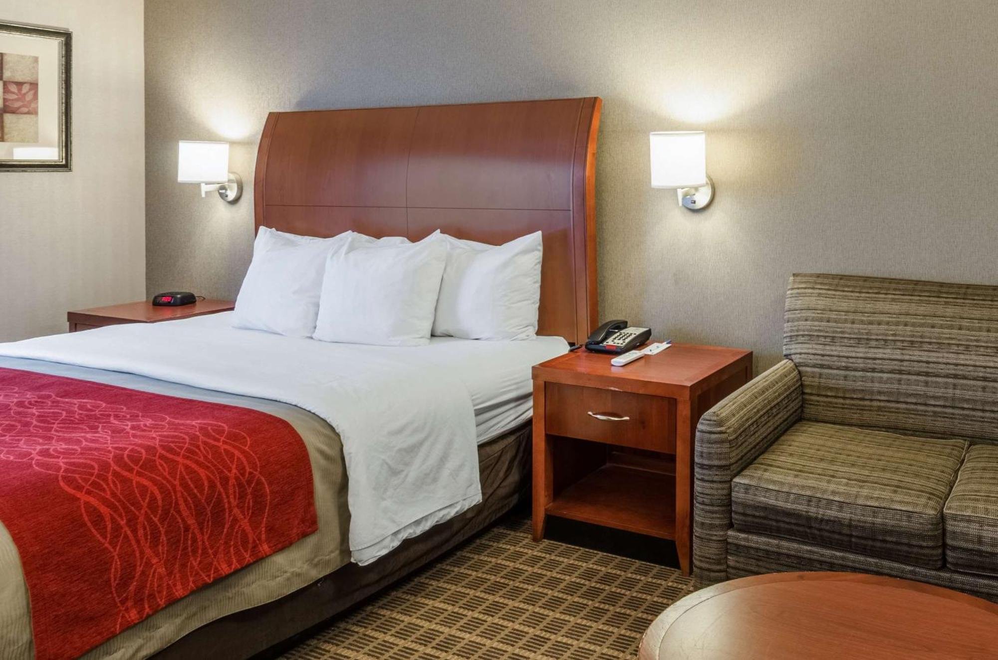 Comfort Inn & Suites Вэст спрингфильд Экстерьер фото