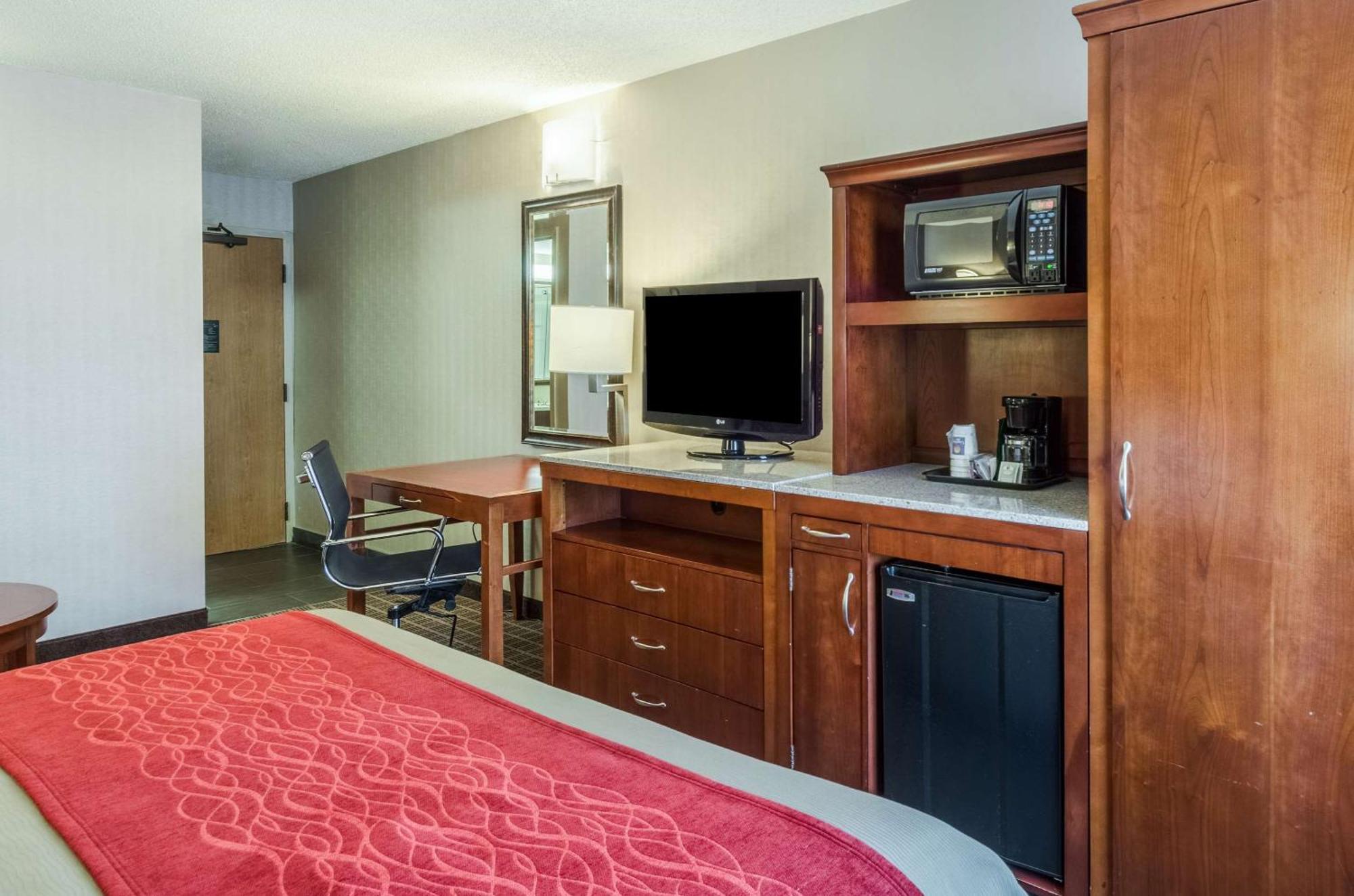 Comfort Inn & Suites Вэст спрингфильд Экстерьер фото