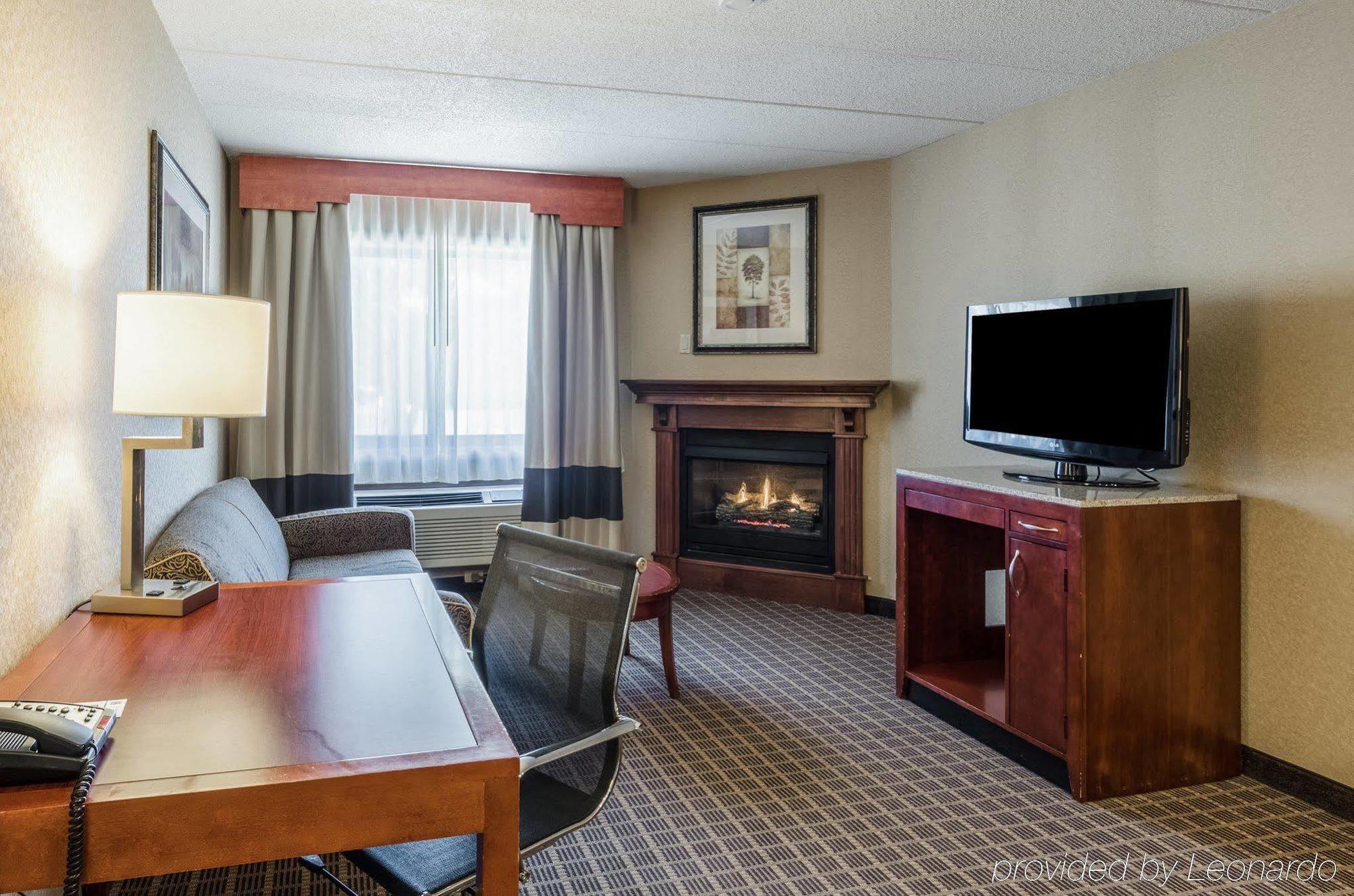 Comfort Inn & Suites Вэст спрингфильд Экстерьер фото